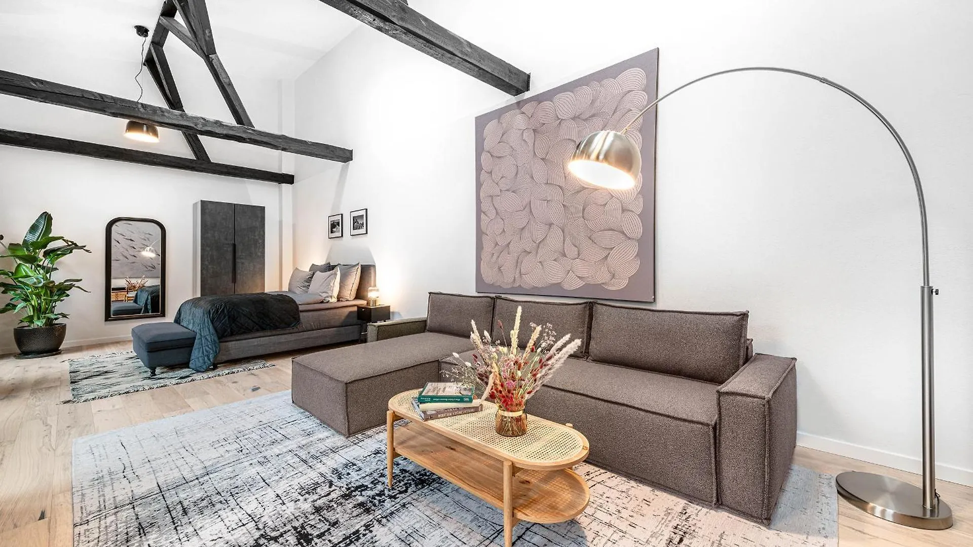 Mitte Loft On 2Floors, 150 Qaudratmeter, 2Brs, 2Bathrooms, Living Room, Dinning Room Up To 8 Ppl location