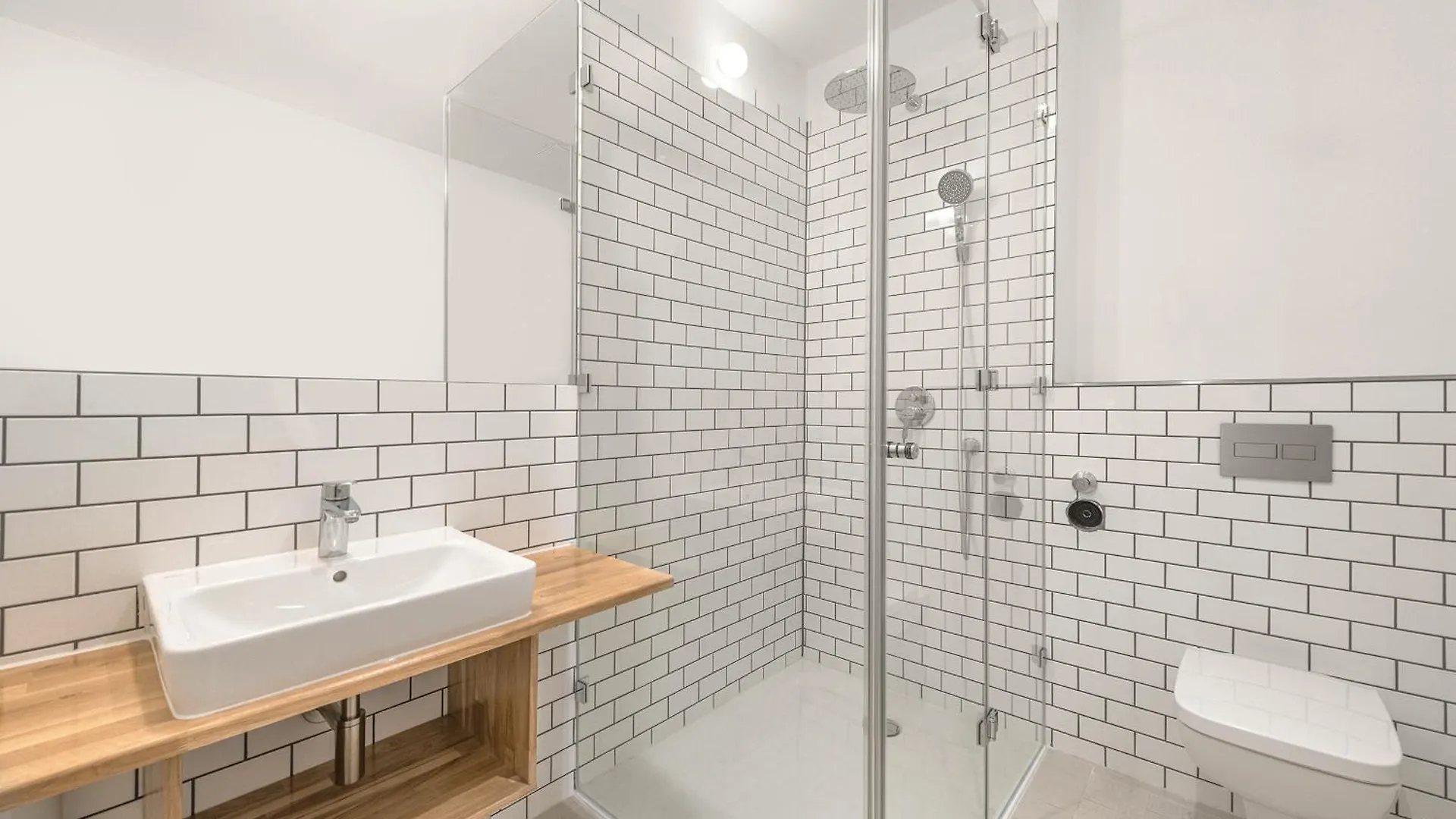 Mitte Loft Group & Family Friendly, 150M2, 2Brs, 2Bathrooms, Living & Dinning Room Up To 8 Sleeps 아파트
